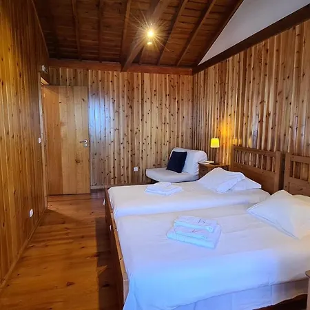 Casas D'arramada * Ribeira Funda (Faial)