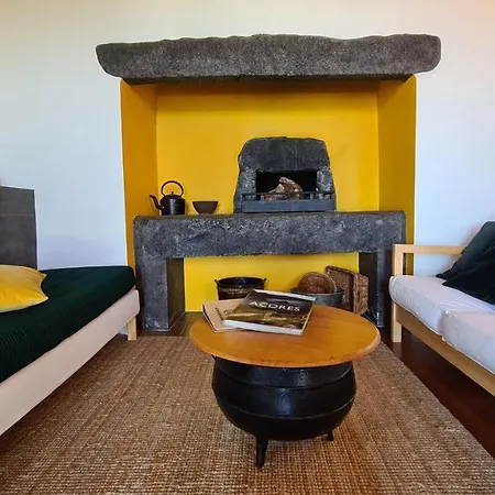 Casas D'arramada * Ribeira Funda (Faial)