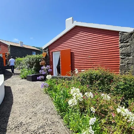 Casas D'arramada * Ribeira Funda (Faial)