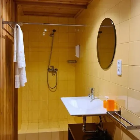 Casas D'arramada * Ribeira Funda (Faial)