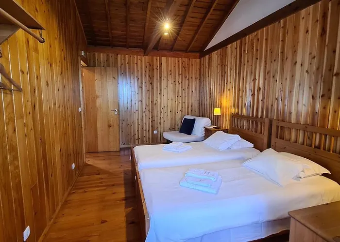 Casas D'arramada * Ribeira Funda (Faial)