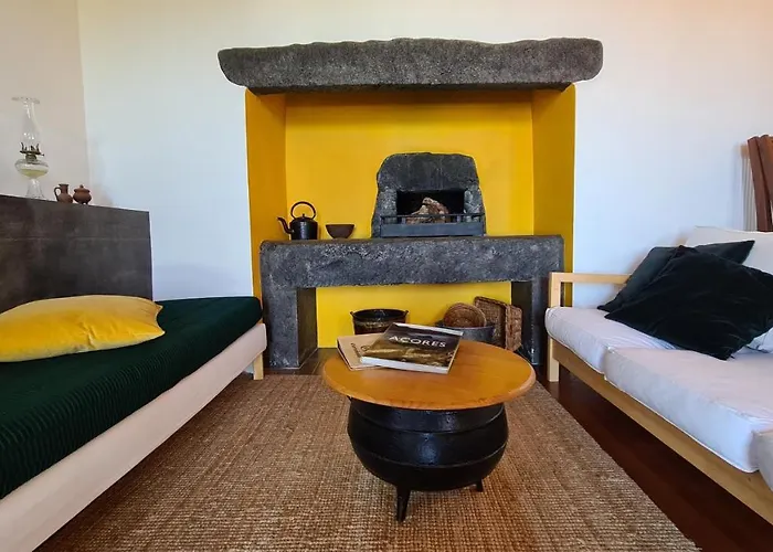 Casas D'arramada * Ribeira Funda (Faial)